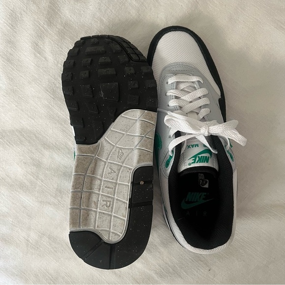 Nike Air Max 1 (Men’s 7 or Women’s 9) - Picture 5 of 5